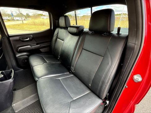 Used 2021 Toyota Tacoma TRD Sport w/ TRD Premium Sport Package image 21