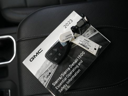 Used 2023 GMC Sierra 1500 Denali AWD/4WD image 22