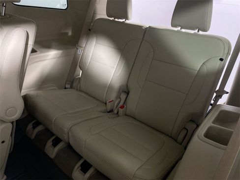 Used 2023 GMC Acadia Denali w/ Denali Technology Package image 22