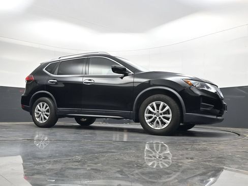 Used 2018 Nissan Rogue SV w/ Premium Package AWD/4WD image 30