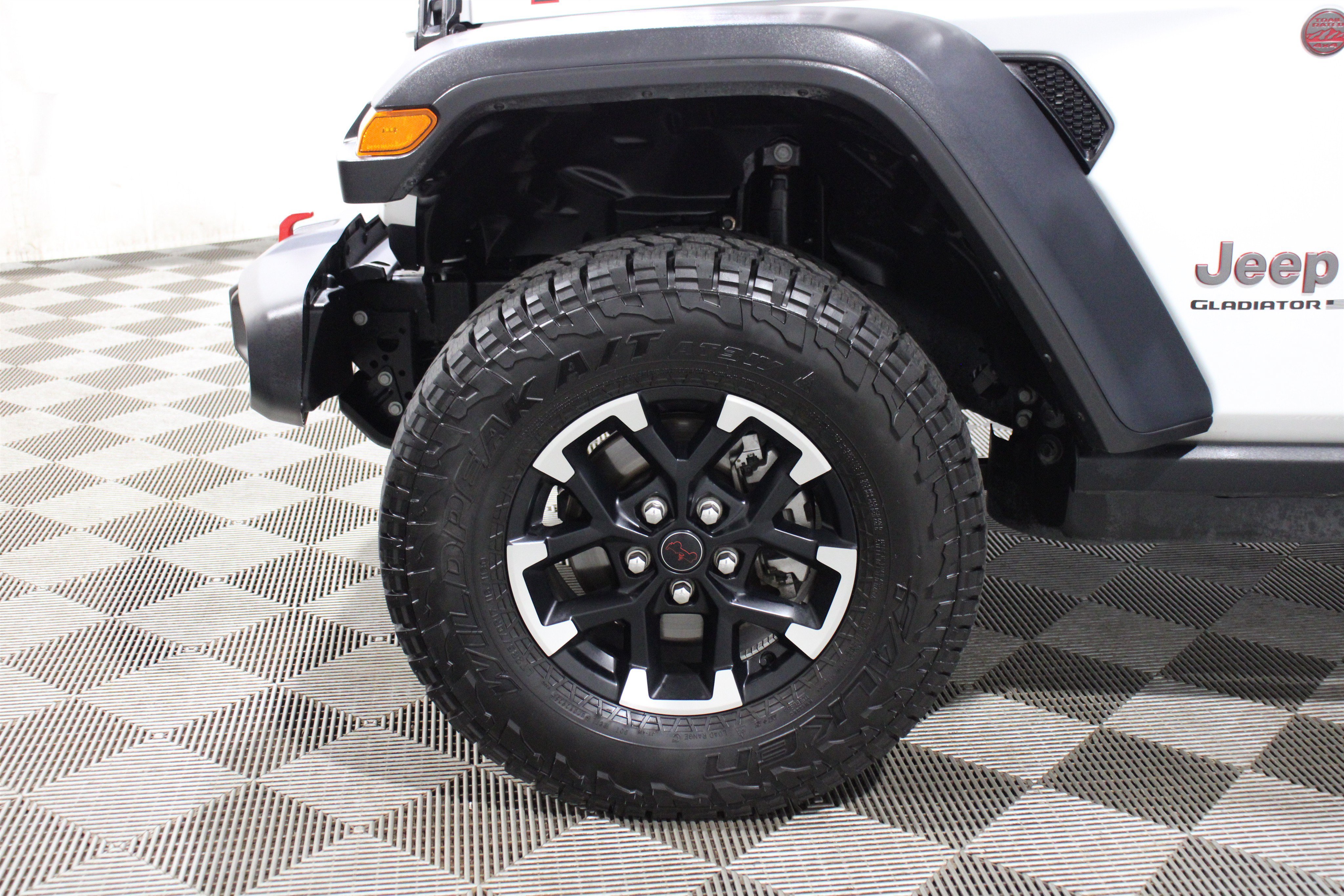 Used 2026 Jeep Gladiator Rubicon w/ Steel Power Dome Hood Package AWD/4WD image 40