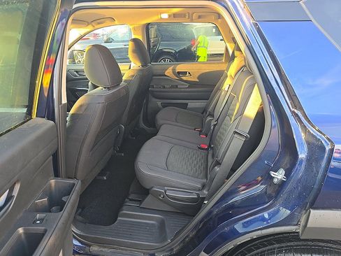 Used 2025 Nissan Pathfinder SV FWD image 19