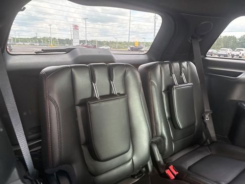 Used 2018 Ford Explorer Sport w/ Equipment Group 401A AWD/4WD image 31