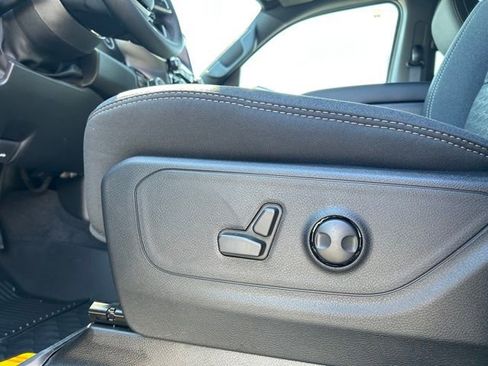 New 2026 RAM 1500 4x4 Crew Cab image 28