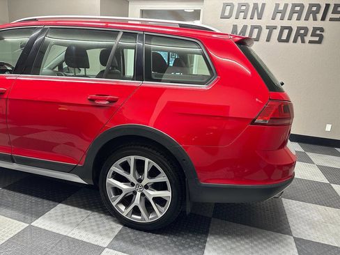 Used 2017 Volkswagen Golf Alltrack SEL image 14