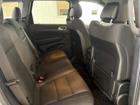 Used 2020 Jeep Grand Cherokee Laredo w/ Security & Convenience Group image 24