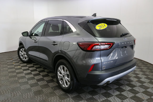 Used 2024 Ford Escape Active w/ Tech Pack #1 AWD/4WD image 7