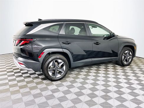 Certified 2025 Hyundai Tucson SEL AWD/4WD image 11