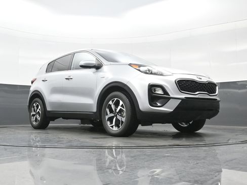Used 2022 Kia Sportage LX image 34