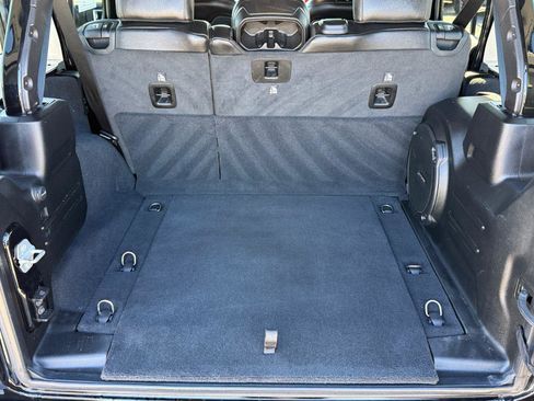 Used 2020 Jeep Wrangler Unlimited Rubicon AWD/4WD image 13
