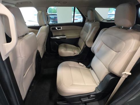 Used 2023 Ford Explorer XLT w/ Equipment Group 202A AWD/4WD image 32