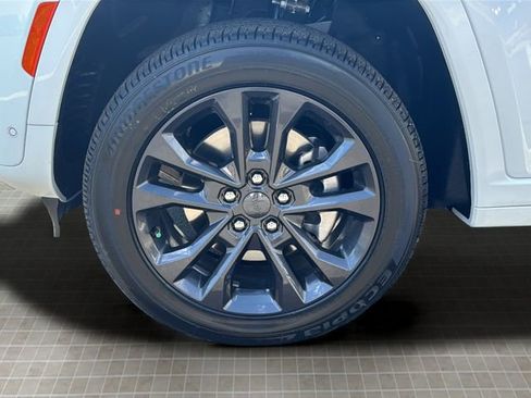 New 2026 Jeep Grand Cherokee L Limited AWD/4WD image 29