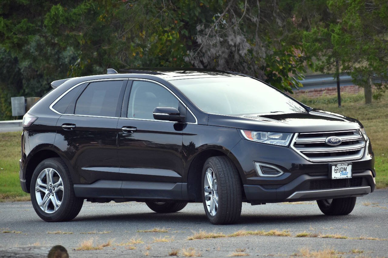 Used 2018 Ford Edge Titanium w/ Equipment Group 301A AWD/4WD image 4
