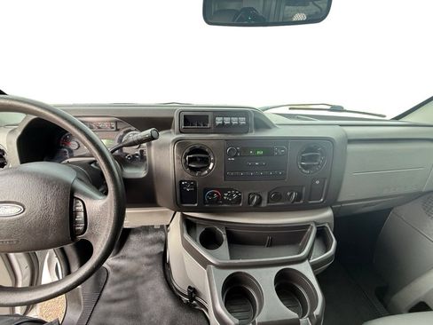 Used 2019 Ford E-350 and Econoline 350 Super Duty w/ Power Windows & Locks Group image 10