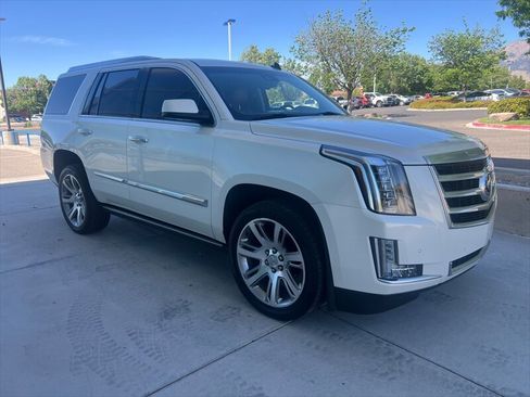 Used 2015 Cadillac Escalade Premium RWD image 2