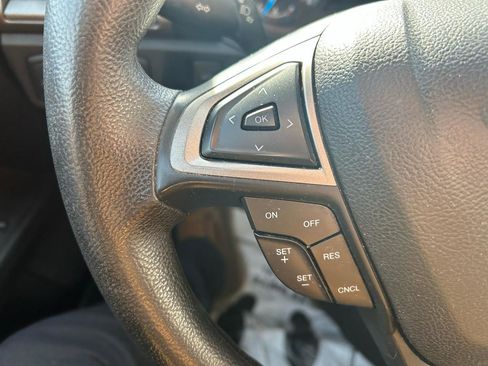 Used 2018 Ford Fusion SE image 18