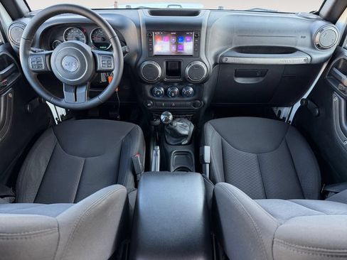 Used 2017 Jeep Wrangler Unlimited Sport w/ Connectivity Group AWD/4WD image 16