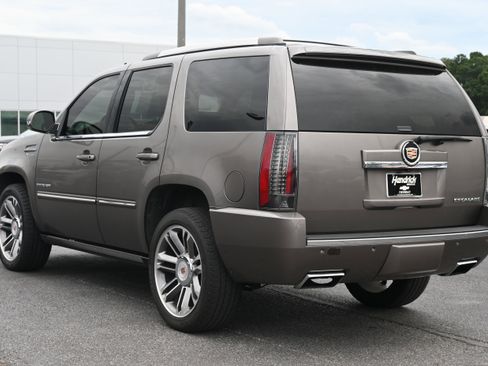 Used 2013 Cadillac Escalade Premium AWD/4WD image 9