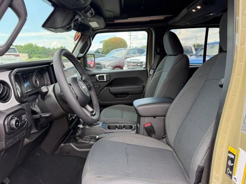 Used 2026 Jeep Wrangler Unlimited Sport AWD/4WD image 15
