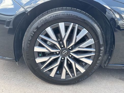 Used 2024 Nissan Altima 2.5 SV FWD image 29
