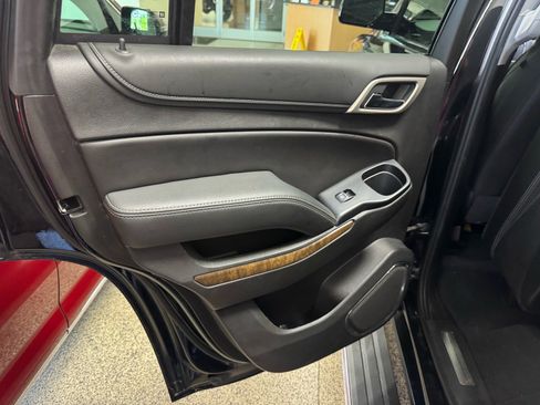 Used 2019 GMC Yukon Denali w/ Denali Ultimate Package AWD/4WD image 12