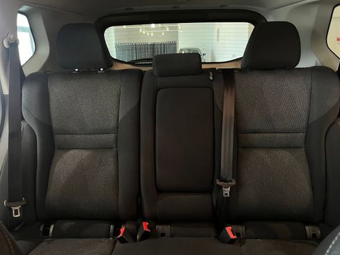 Used 2025 Nissan Rogue SV image 39