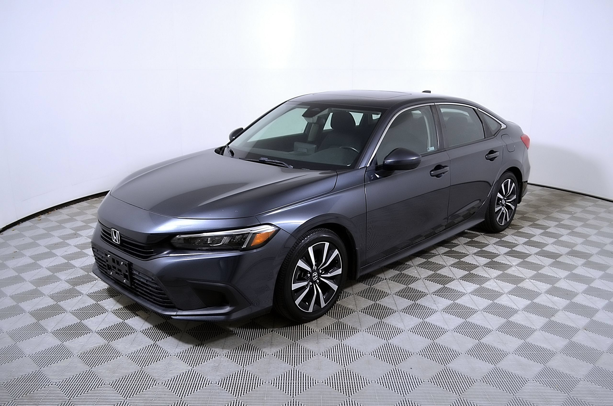 Used 2024 Honda Civic EX image 3