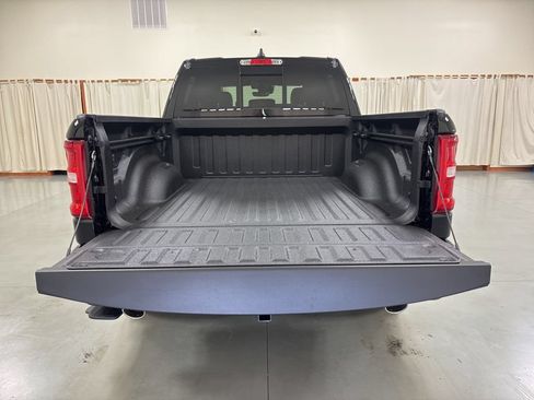 New 2026 RAM 1500 Laramie AWD/4WD image 9
