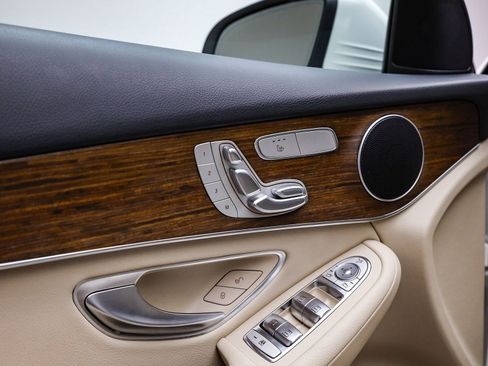 Used 2022 Mercedes-Benz GLC 300 image 21