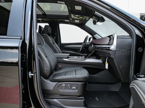 Used 2026 Cadillac Escalade V w/ LPO, Floor Liner Package image 46