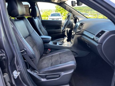 Used 2020 Jeep Grand Cherokee Altitude AWD/4WD image 27