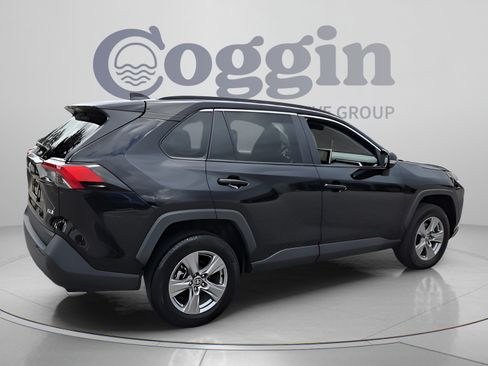 Used 2024 Toyota RAV4 XLE FWD image 5