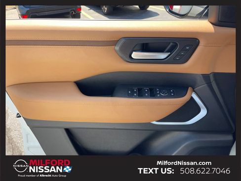 Certified 2025 Nissan Armada Platinum Reserve AWD/4WD image 8