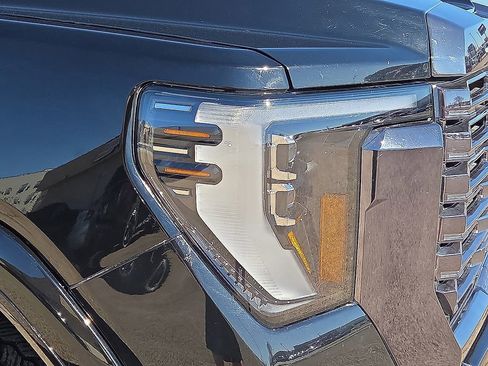 Used 2024 GMC Sierra 3500 Denali Ultimate image 10