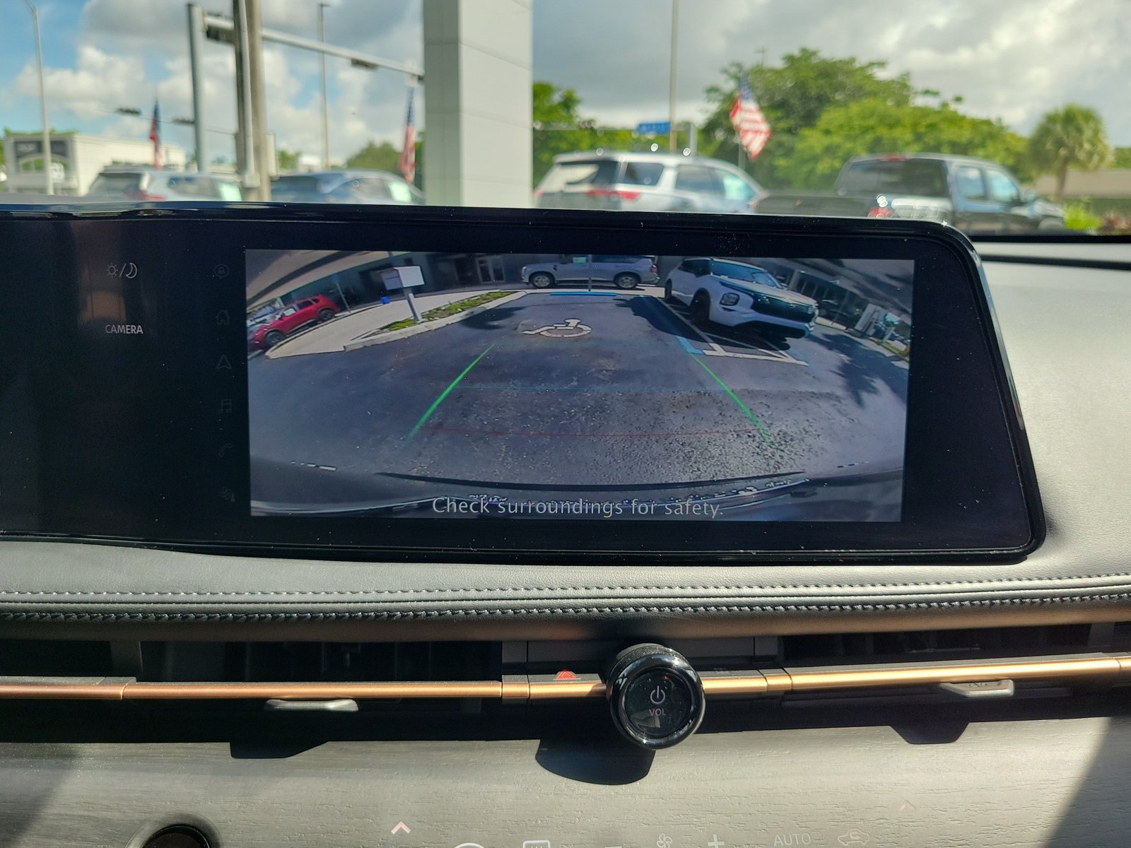 Used 2024 Nissan Ariya AWD image 27