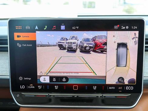 New 2025 Volkswagen ID. Buzz Pro S Plus AWD/4WD image 28