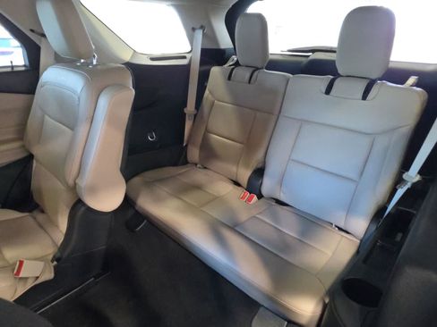 Used 2023 Ford Explorer XLT w/ Equipment Group 202A AWD/4WD image 32