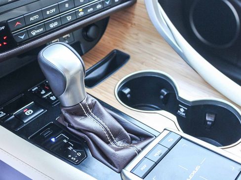 Used 2020 Lexus RX 450hL AWD w/ Premium Package image 20