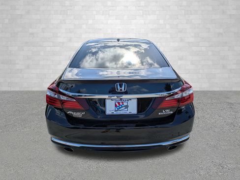 Used 2016 Honda Accord Touring image 3