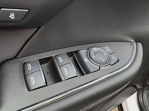 Used 2025 Buick Envision Sport Touring image 23