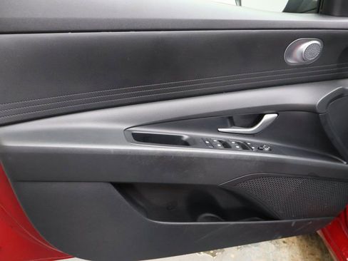 Used 2023 Hyundai Elantra SEL image 15