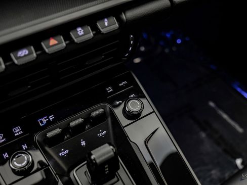 Used 2025 Porsche 911 Carrera image 64