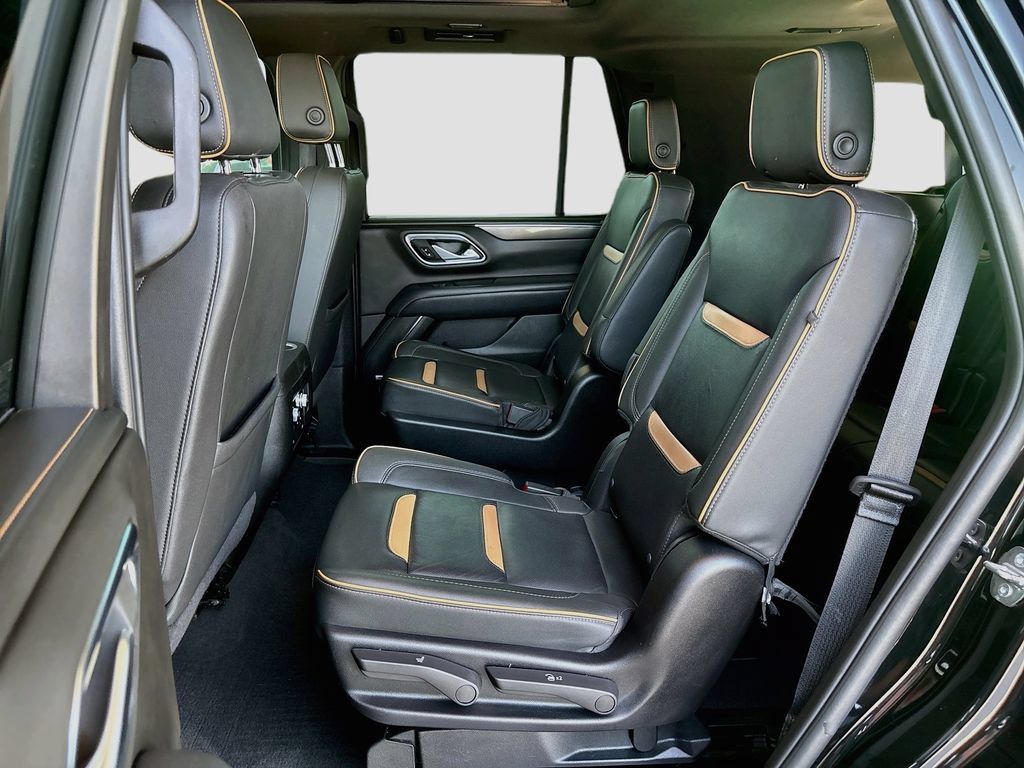 Used 2024 GMC Yukon AT4 w/ Technology Package AWD/4WD image 21