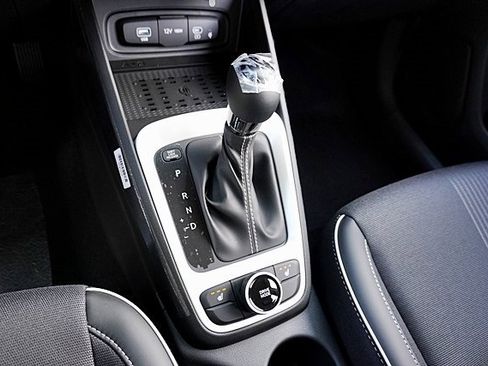 New 2025 Hyundai Venue Limited image 36