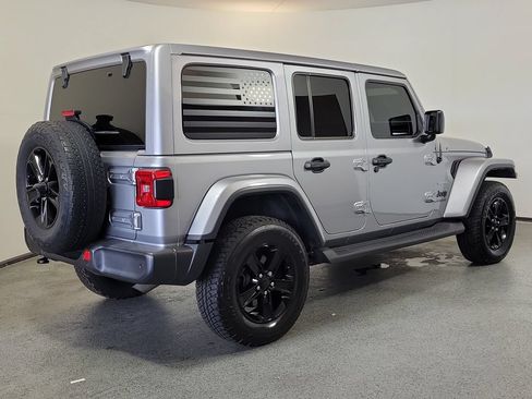 Used 2021 Jeep Wrangler Unlimited Sahara AWD/4WD image 6