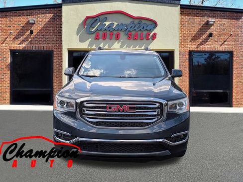 Used 2019 GMC Acadia SLT AWD/4WD image 10