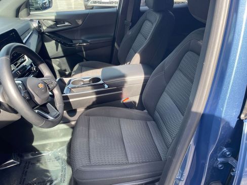 Used 2025 Chevrolet Equinox LT image 32