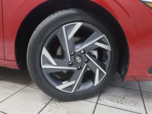 Used 2025 Hyundai Elantra Limited FWD image 7