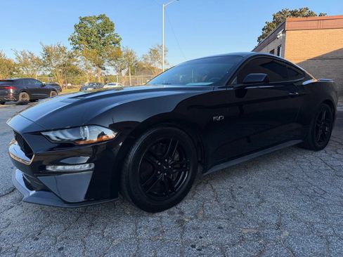 Used 2019 Ford Mustang GT RWD image 3