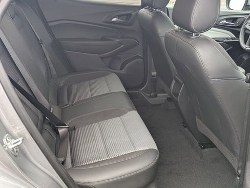 Used 2025 Chevrolet Trax LT image 17